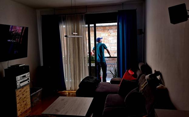 Condenados a vivir sin luz natural