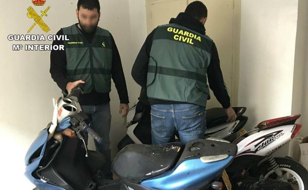 Detenido en Vícar por atropellar a un repartidor de comida rápida