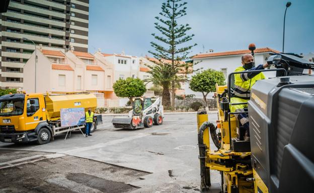 El Plan de Asfaltado se inicia en Aguadulce interviniendo en una docena de calles