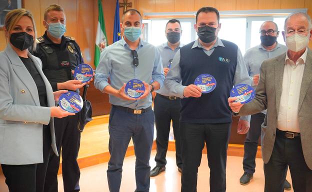 'Mejor en taxi', lema de una campaña de apoyo al sector frente a los ilegales