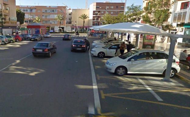 Las paradas de taxi de El Parador y Urbanización serán remodeladas