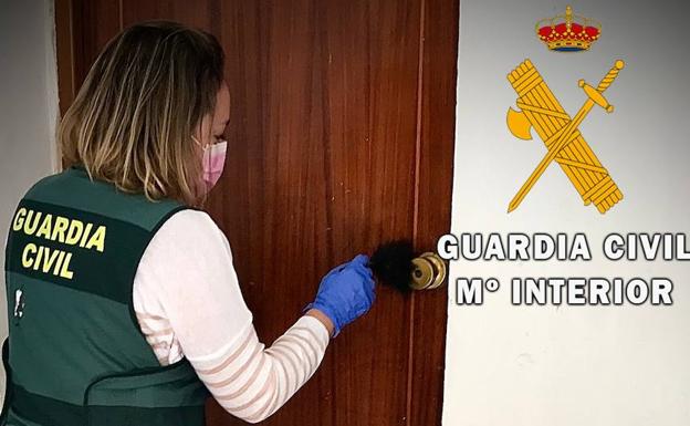 Intentan 'okupar' una vivienda a plena luz del día en Roquetas cuando su propietario se va a trabajar