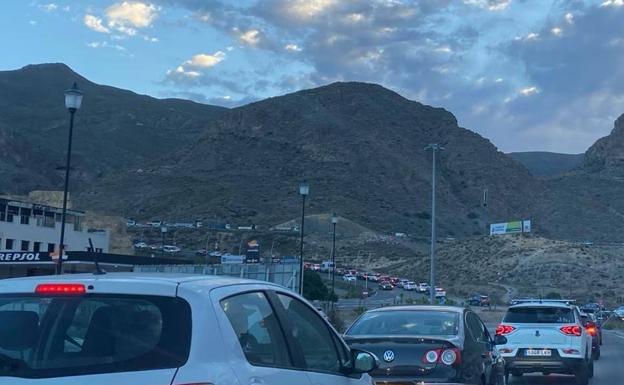 Un choque en cadena y el atropello de un jabalí provocan grandes atascos en la A7