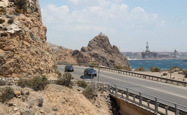 Los vehículos ya circulan por El Cañarete casi ocho meses después de su cierre