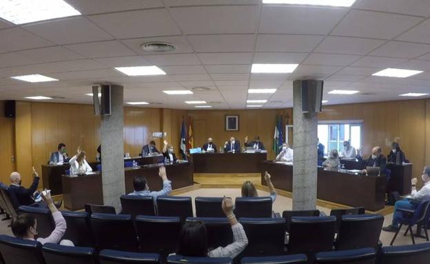 Amat frena la revisión del PGOU tras el derribo de la ley andaluza del suelo del PP