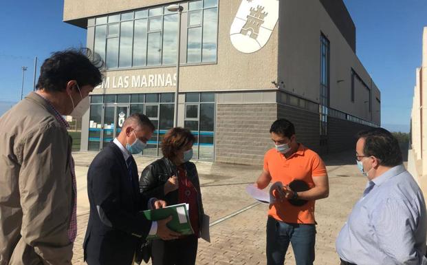 Padres de Las Marinas hacen piña ante la falta de espacio en el instituto para los alumnos