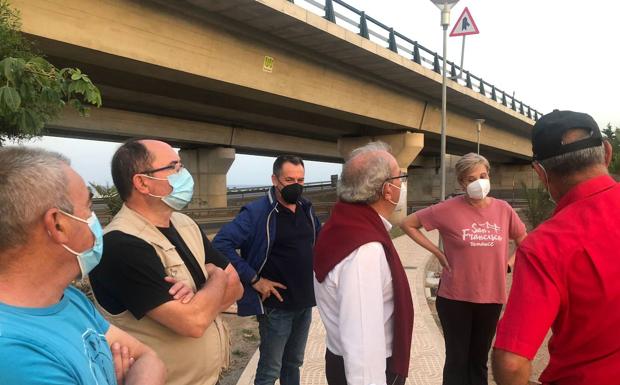 Vícar estrena iluminación en el tramo entre el Barrio Archilla y El Parador