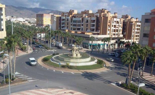 Fallece una menor de cinco años atropellada por un turismo en el Parador de Roquetas