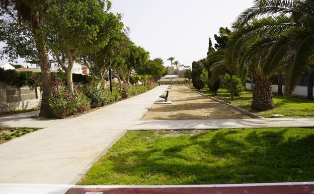 Finalizada la restauración de los corredores verdes de la 'Urba' de Roquetas