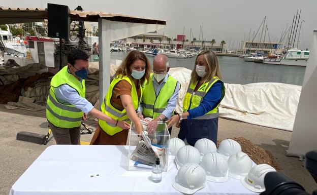 La futura lonja de Roquetas comienza a tomar forma con el inicio simbólico de las obras
