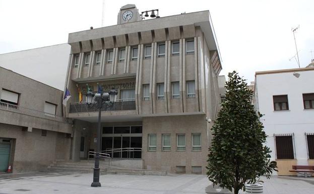 Roquetas prevé recortar el gasto en 2022 pese a que aumentarán los ingresos