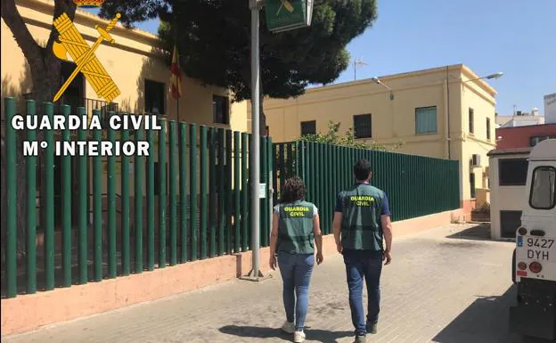 La Guardia Civil prueba en Roquetas un plan piloto de cita previa