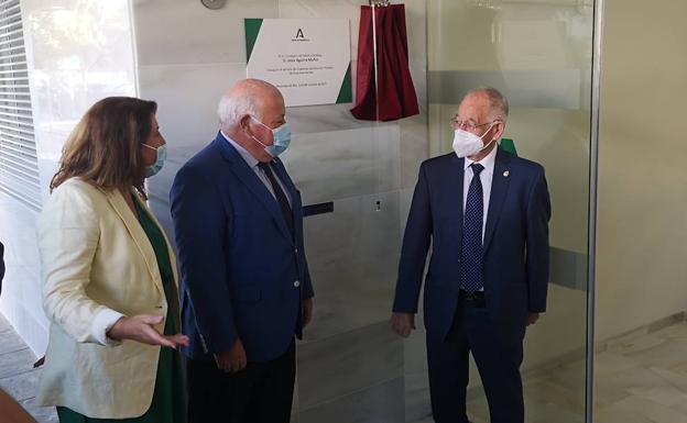 El consejero de Salud inauguró las nuevas urgencias de Roquetas