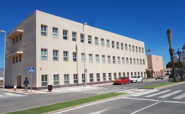 Amat destinará 8 millones al nuevo centro de Servicios Sociales para dejar libre el futuro cuartel