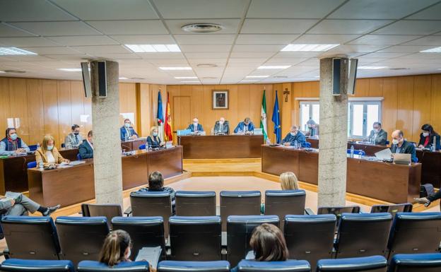 Amat saca adelante los presupuestos del próximo año con el apoyo de Cs
