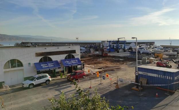 La Junta licita los trabajos de instalación del equipamiento de la futura lonja de Roquetas