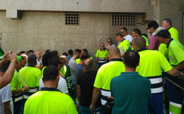 CCOO acusa a Urbaser de incumplir las normas «más básicas» de prevención de riesgos