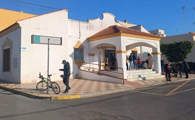 La ampliación del consultorio de Las Marinas, en el aire por la construcción del hospital