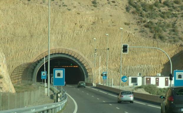 Los túneles de la A7 en Aguadulce tendrán una galería auxiliar de evacuación, entre otras mejoras
