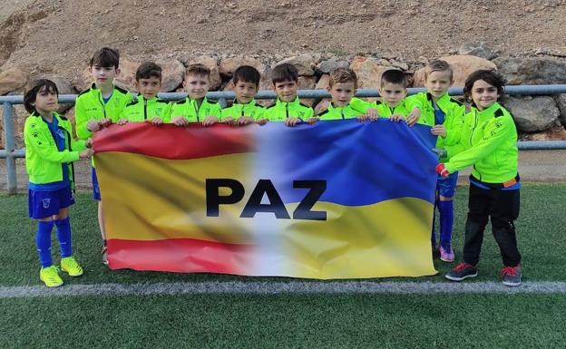 El Polideportivo Aguadulce recoge material humanitario para Ucrania