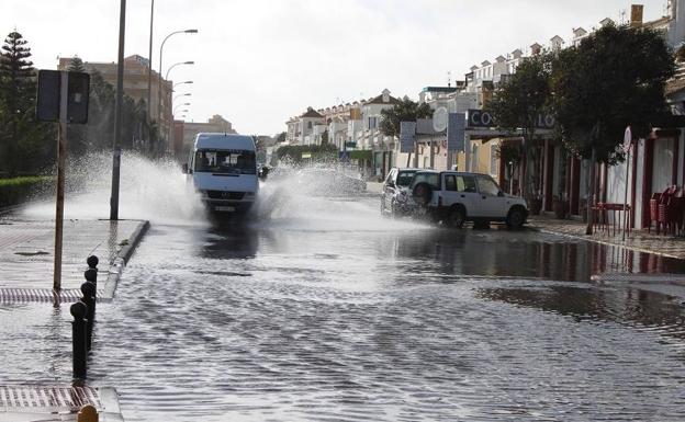 Roquetas ultima el comienzo de obras de la red de pluviales de avenida de Sudamérica