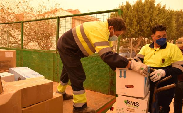 Vícar envía las primeras dos toneladas de ayuda humanitaria a Ucrania
