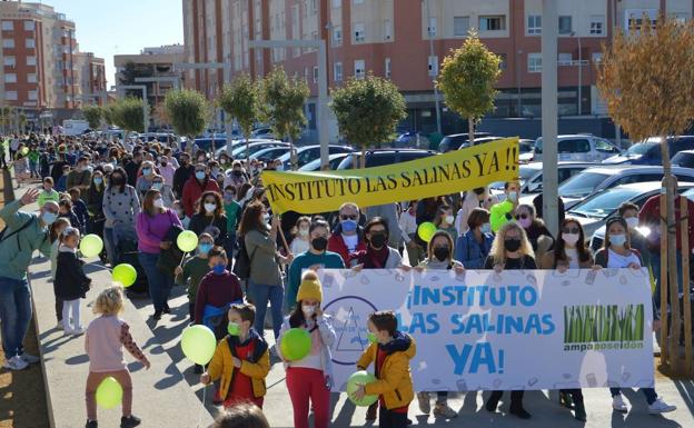 Las familias volverán a manifestarse el 30 de abril para reclamar el IES de Las Salinas