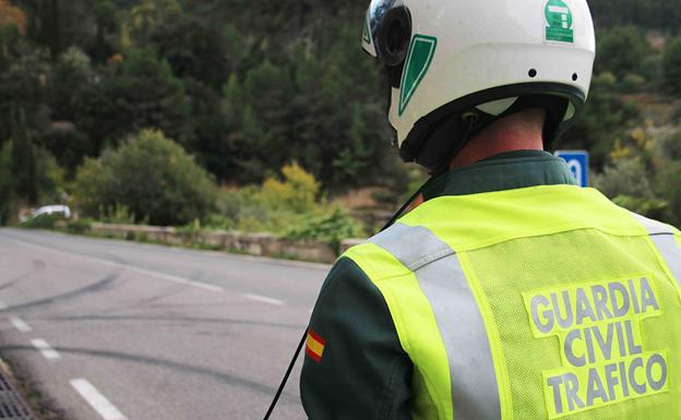 Muere un ciclista tras colisionar con un camión en Vícar