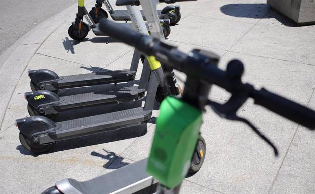 Muere un hombre de 65 años tras ser atropellado por el conductor de un patinete en Roquetas de Mar