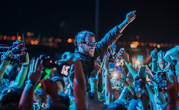 Jhay Cortez hace vibrar a 9.000 personas en Salinas Sound Festival