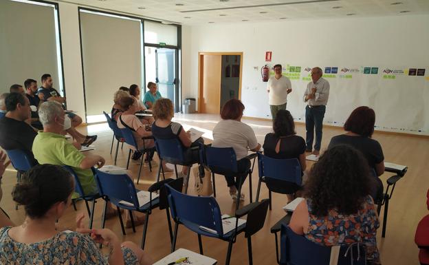 Vícar busca implicar a los vecinos en su Agenda Urbana con una app con un juego de preguntas