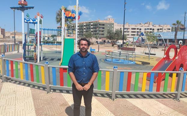 Cs plantea zonas de sombra para proteger las zonas de juegos infantiles de los parques