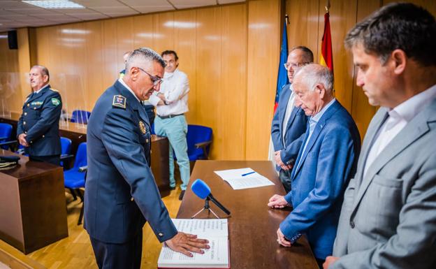 Antonio Villanueva Malpica toma posesión del cargo de intendente de la Policía Local de Roquetas