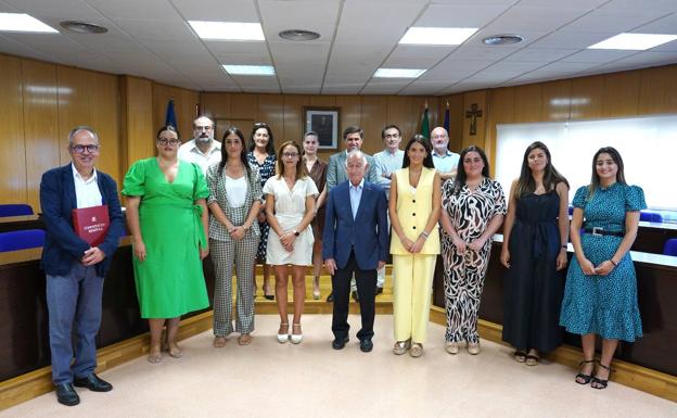 Roquetas refuerza su personal de Servicios Sociales para continuar con la labor de la Eracis