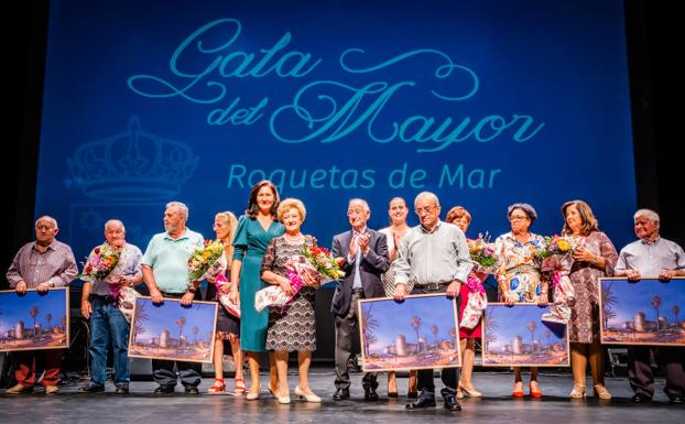 Día grande en las fiestas de Roquetas con la Virgen del Rosario como protagonista