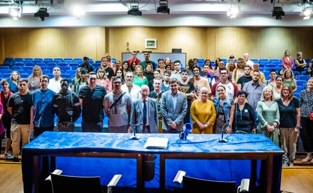 Entrega de diplomas para 130 alumnos de los cursos del POEFE