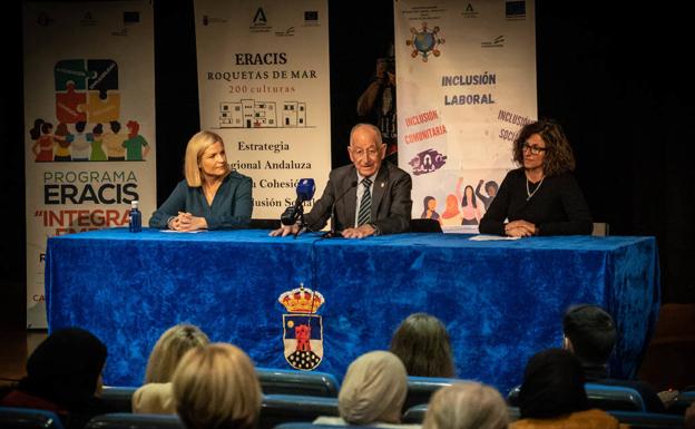 Casi 2.000 roqueteros se han beneficiado de forma directa de la Eracis de Roquetas clausurada este jueves