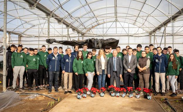 Amat cede un invernadero municipal a la EFA Campomar para sus estudios agrícolas