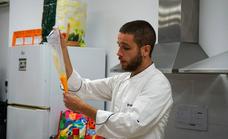 Vícar enseña a sus vecinos a elaborar cenas dignas de estrella Michelin a bajo precio
