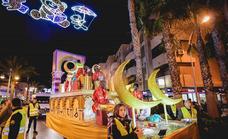 Cuatro recorridos de los Reyes Magos en Roquetas repartirán más de 8.000 kilos de caramelos