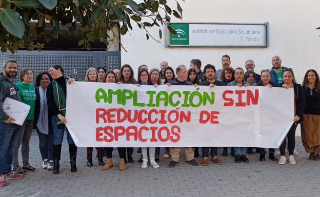 Denuncian la reducción de espacios comunes para habilitar aulas en el IES El Parador