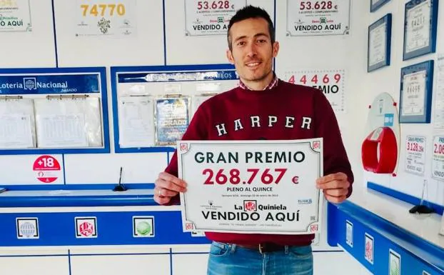 Eduardo Linares, de la administración de lotería número 2 de Vícar, 'El Trébol Dorado'. /R. I.