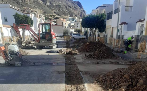 Hidralia renueva la red de abastecimiento en las calles Roma, Nápoles y Salerno