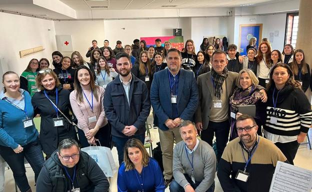 Un proyecto internacional Erasmus+ enseña al alumnado del IES Sabinar a trabajar la positividad