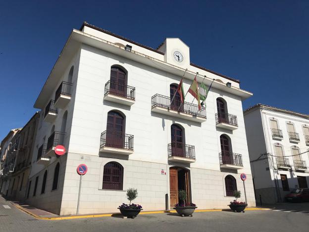 Parte del superávit del Consistorio de Huelma se destinará a construir una nueva biblioteca municipal