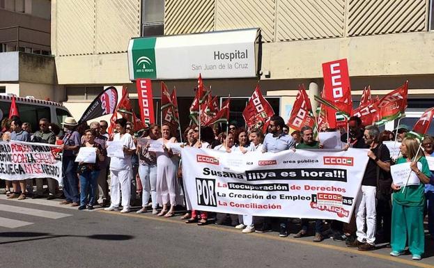 Concentración ante el hospital para exigir inversión en personal, infraestructuras y equipamientos