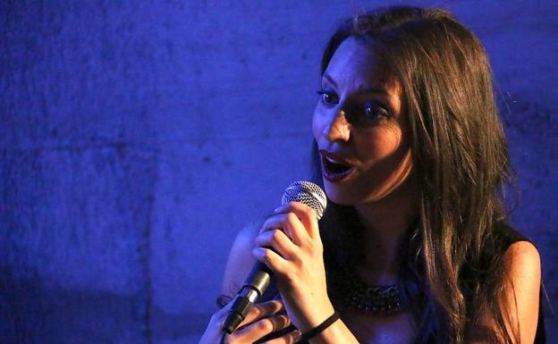 Sara Ráez no camina sola