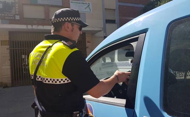 Campaña especial de la Policía Local para controlar las tasas de alcohol en conductores