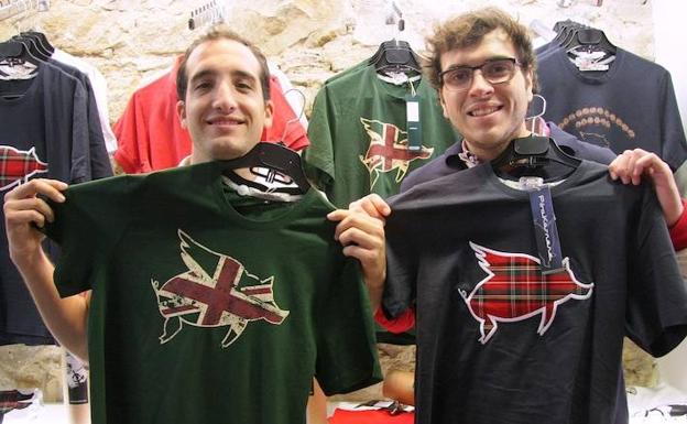 El cerdo con alas más conocido de Úbeda reparte solidaridad en varios eventos