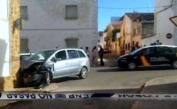 Un detenido en Úbeda tras una persecución que acabó con un coche empotrado en una esquina